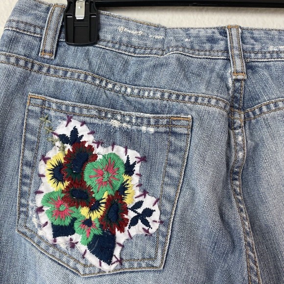 Embroidered Distressed Cutoff Cropped Denim Blue Jeans Low Rise 11 *altered* - Picture 7 of 12